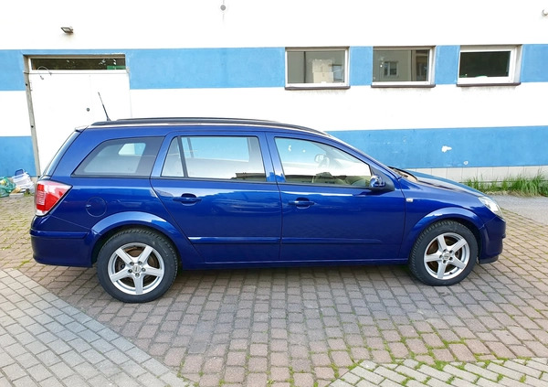 Opel Astra cena 11900 przebieg: 162767, rok produkcji 2004 z Wadowice małe 781